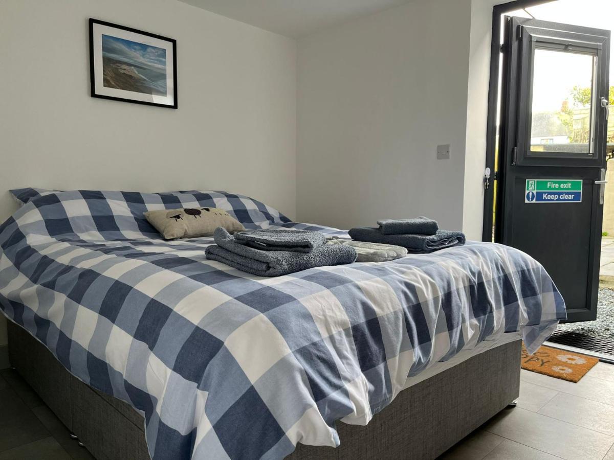 Stonecroft Cwtch Appartement Haverfordwest Buitenkant foto